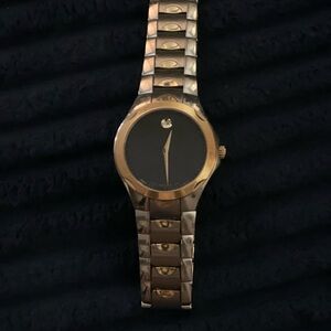 Elegant Gold and Black Smartwatch